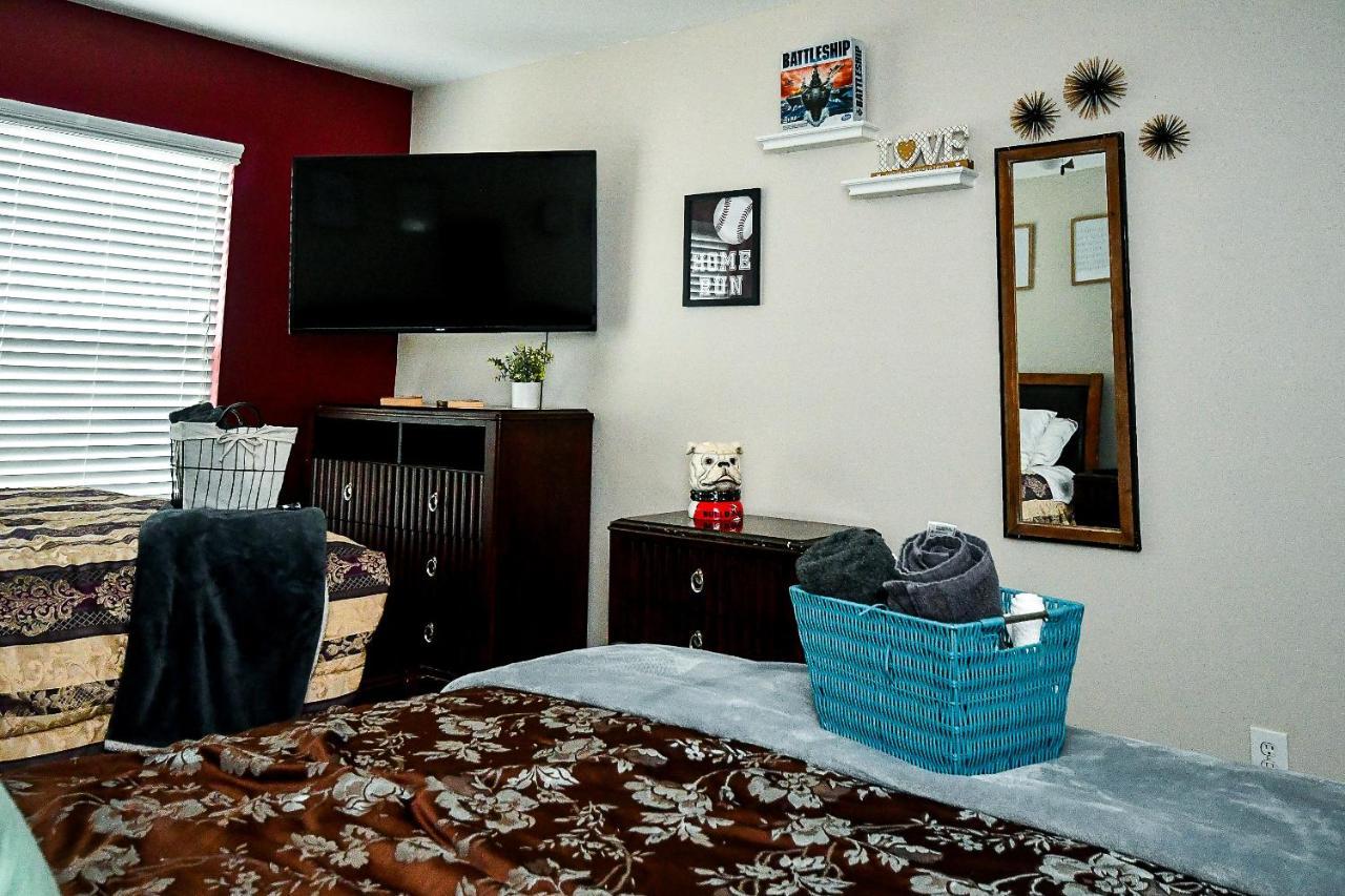 4 - Bed With Cali King Bed, 12 Mins To Dtwn Holiday home Atlanta